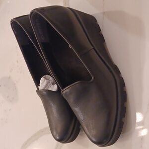 BRAND New Vionic Willa Water Repellent Black Leather Wedge Lug Sole Shoes 6.5